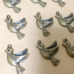 【在庫処分】鳥のチャーム 24個 アンティークゴールド (001)