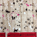 【50×50】猫ちゃんシルエット＆足跡付♪木目柄　生地（レッド）