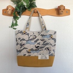 【Ｓ】トートバッグ（猫が魚で波乗り、サーフィン）グレー