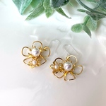 梅の花ピアス2   