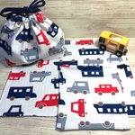 車柄の幼稚園セット。(お弁当袋、コップ袋、ランチョンマット)