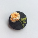 刺繍ブローチ