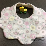 お花と小鳥のふんわりもくもくスタイ グレー