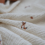 キツネさんの刺繍の3重ガーゼ