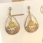 *スワロフスキー*きらめく雪のイヤリング/ピアス