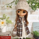 No.1471  茶色チェックの羽織りものと生成ワンピの重ね着セット