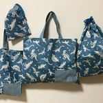 入学入園セット(レッスンバッグ・上履き・服・コップ)　青恐竜4点セット
