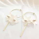 フラワーピアス