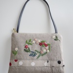 持ち手付き刺繍のポーチ（16cmファスナー）