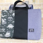 恐竜ブラック　マチ付き レッスンバッグ