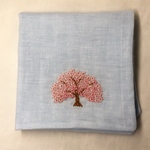 受注製作〈手刺繍〉青天の桜☆ ☆ふわふわwガーゼのハンカチ