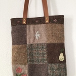 ウールパッチワークの刺繍バック