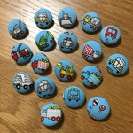 ランダムで９個セット☆働くクルマくるみボタン