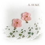 華やかお花のイヤーアクセサリー