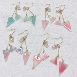 春色🌷三角ピアス