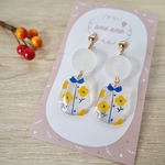 【受注制作】春を感じる花柄シャツのイヤリング（無料でピアスに変更できます）