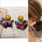 フラワーピアス イエローマスタード