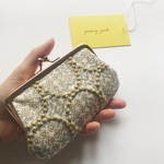 仕切りがま口♩sleepingroseにタンバリンの刺繍、イエロー✨ミナペルホネンの生地を使用して