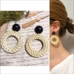 ブラックカボションラタンピアス