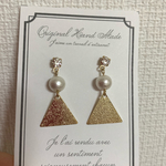 コットンパールとスターダスト三角プレートピアス(イヤリングに変更可能)