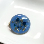 【SALE】押し花ブローチ(ミルキーブルー)