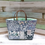 【sale】リバティパッチ＊大きめトート型小物入れ＊モノトーン