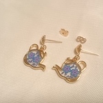 蓄光 ティーポット 青いお花 半円 ピアス お茶会♪