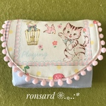 移動ポケット 女の子子猫