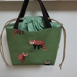 ランチ巾着バッグ  レッサーパンダ