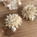 柔らかクリーム色の布花ピアス、イヤリング(14kgfピアス金具変更可能)