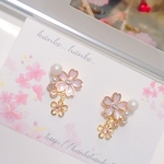 さくらのお花が揺れるピアス