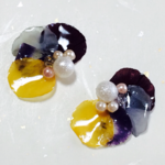 フラワーイヤーカフorピアス♡パンジー花びら４枚重ね♪