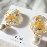 大人可愛い黄色い花入り❤︎パールが揺れる上品イヤリングorピアス
