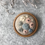 45mm木枠刺繍ブローチ