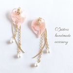 春 🌸揺れる 桜 花びら ピアス／イヤリング