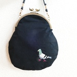 【koyukiote様ご注文】刺繍のがま口 黒  鳩