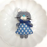 仔猫ちゃんのブローチ（グレー）