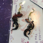 赤と黒のレオパピアス