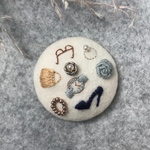 40mm刺繍ブローチ