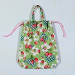 ＜入園入学準備＞いっちご🍓いっちご🍓も～ぎた～て いっちご🍓 の持ち手付き巾着袋＊シューズバッグ