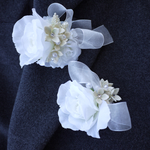     ♡再販♡【七五三/3才/発表会/結婚式/入学式/卒園式】白いローズのコサージュ(親子でも、姉妹でも)