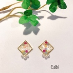 お花とパールのスクエアピアス
