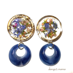 690円☆大ぶりリング(レジン花)☆ブルーチャームのイヤリング