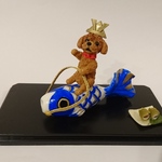 5月人形　鯉のぼりとプードル犬