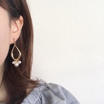しずくフープとパールのピアス（イヤリング）