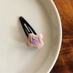 お花のししゅうのぱっちんぴん  ピンクベージュ