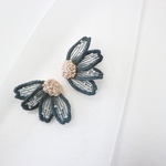 big flower charcoal grey イヤリング