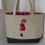 大きい刺繍の選べる持ち手長さの可愛いフランスの女の子刺繍の帆布のトートバッグ　レッド