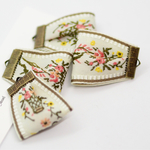 55. 北欧 お花 刺繍 チロリアン リボン タッセル ホワイト