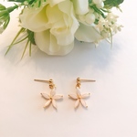 淡いピンクお花の大人可愛いシンプルのピアス/イヤリング♡